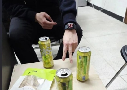 "사무실서 4차 술판" 인증샷까지…경찰 잇단 SNS 논란