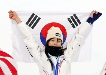 '짜릿한 대역전극' 최가온, 설상 첫 금메달…'불운을 기적으로 만들다'(종합)