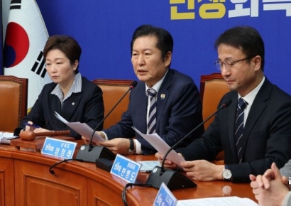 [포토] 정청래 "장동혁, 예의 눈곱만큼도 없는 '노답'"