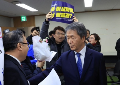 경찰, '경위서 작성 강요미수' 김용원 전 인권위원 송치