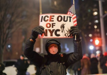 美 ICE, 소도시까지 단속하더니…구금시설 확장에 55조원 쏟는다