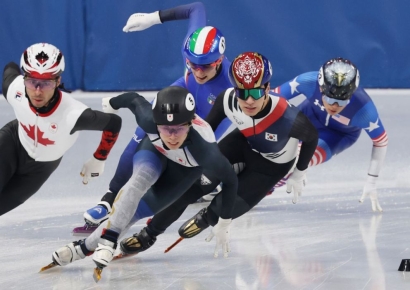 [속보]황대헌 쇼트트랙 남자 1500m 은메달…신동민 4위