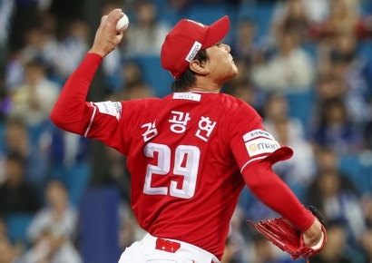 SSG 김광현, 왼쪽 어깨 통증으로 전지훈련 중도 하차