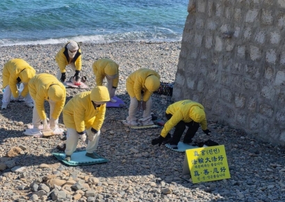 "중국인줄" 현지 불법 종교, 韓 관광지서 민폐 집단행동에 포교까지?