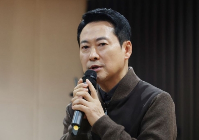 장동혁 "명절 내내 李 대통령 SNS 답글…노모에게 꾸중"