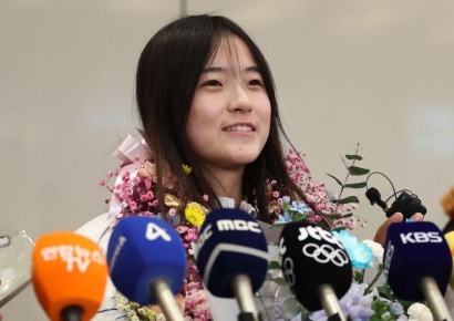 최가온 금의환향 "할머니 육전·마라탕·두쫀쿠 다 먹고 싶어요"