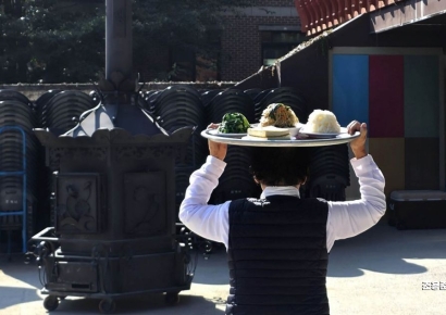 [이미지 다이어리] 공양 가는길...흐트러짐 없는 마음