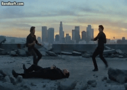 브래드 피트와 '몸싸움' 톰 크루즈…할리우드 충격에 빠뜨린 '영상'