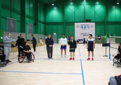 주광덕 시장, 장애인 선수들과 ‘셔틀콕 소통’…통합체육 활성화 총력