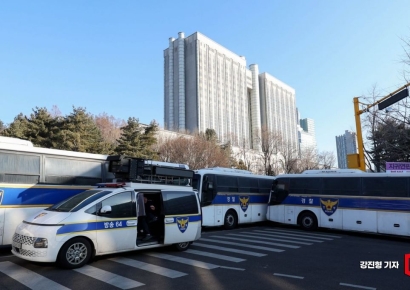 [포토] 윤석열 전 대통령 1심 선고 앞두고 법원 주변 경계 강화