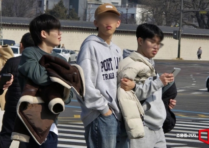 [포토] 포근한 날씨...내일은 17도까지 올라