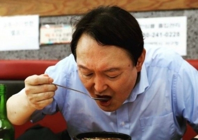 "군대보다 낫네" 떡갈비에 순댓국까지…무기수 된 윤석열 식단 보니