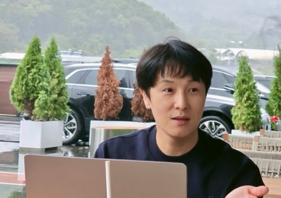 "성매매, 인정하고 관리해야" 김동완 소신 발언에 누리꾼 '발칵'