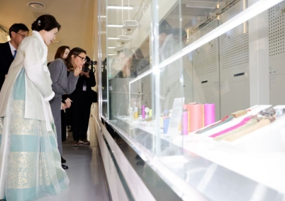 브라질 영부인 "지금도 피아노를 치시나"…金여사 "남편 정치 여정에 기회 없어"