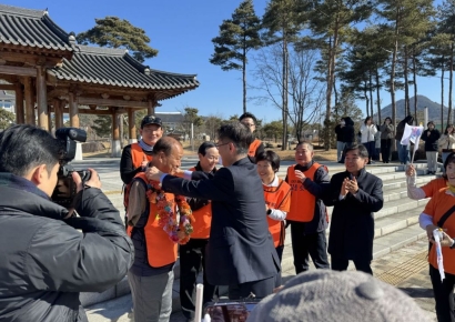 왼발 하나로 독학 이범식 박사,  TK행정통합 염원 140㎞ 도보캠페인