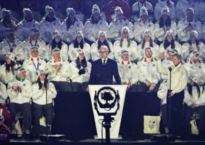 에베레스트 6.8배 높이 접시 쌓였다…밀라노 동계올림픽 '역대급 소비'