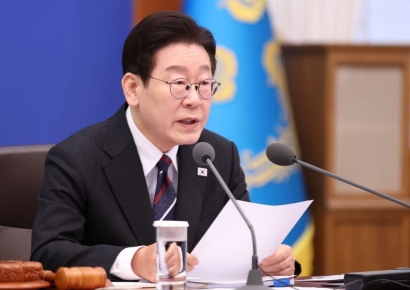 李대통령 "다주택 유지는 자유지만, 위험과 책임 피할 수 없을 것"