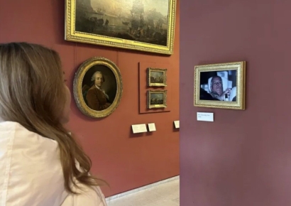 'AI·합성 아닙니다'…英 국왕 동생 사진, 루브르에 걸렸다