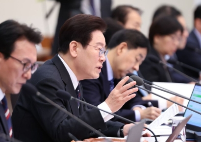 이재명 대통령 "이 나라의 모든 문제는 부동산"…농지개혁 검토 지시