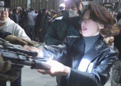 안귀령 고발한 전한길·김현태 "총기 뺏으려해"