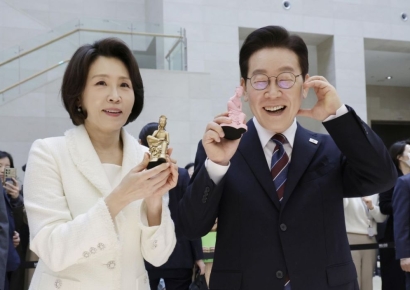 [폴폴뉴스]李대통령 지지율 67%…NBS "취임 이래 가장 높아"