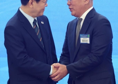 첨단산업 들어서는 새만금, 교통·주거 인프라 거든다…국토부 TF 출범