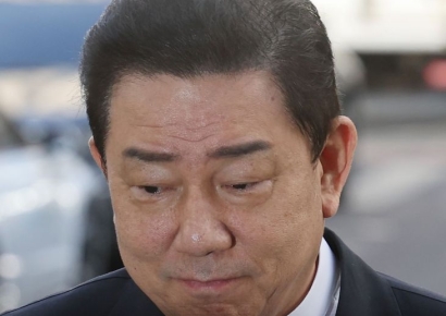 경찰, '공천헌금 의혹' 김병기 최측근-전 동작구의원 대질조사