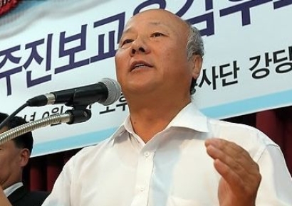 김창열 이어 박석운도 日 입국 불허…과거사 인사 표적인가