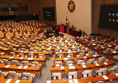 국민의힘, 6일 만에 필리버스터 종료…국회 본회의 정회