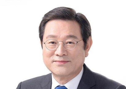 부영그룹 신임 회장에 이용섭 前장관