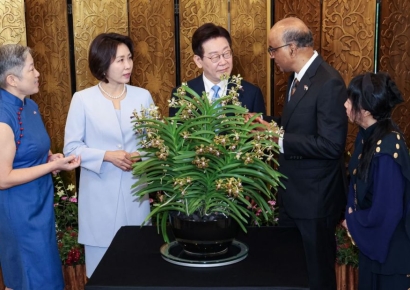 싱가포르 국빈 방문 李대통령, 蘭草 명명식 참석…'이재명·김혜경 蘭' 명명