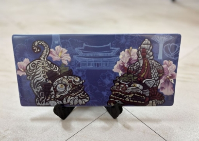 李대통령, 싱가포르 총리에 '호랑이·사자 민화' 서양식기 세트 선물