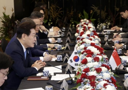 韓·싱가포르 정상회담, 'FTA 개선협상' 개시 선언…AI·SMR 등 5개 분야 MOU도