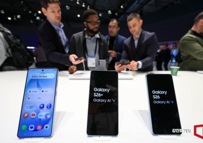 [포토] MWC 삼성전자 부스 찾은 관람객들