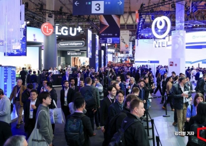 [포토] 관람객들로 붐비는 MWC 2026