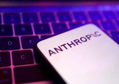 트럼프와 각 세운 앤스로픽 "수요 급증"…클로드 앱 접속 중단
