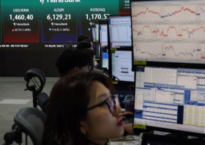 [포토] 중동사태로 코스피 하락, 원/달러 환율 상승 출발