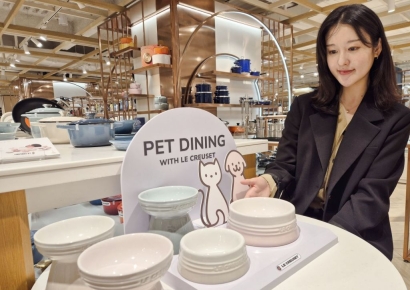 반려동물 취향저격… 컬러에 반하고 기능에 놀라는 펫 스톤웨어