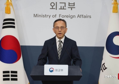 [포토] 중동사태 관련 질문에 답하는 박일 대변인