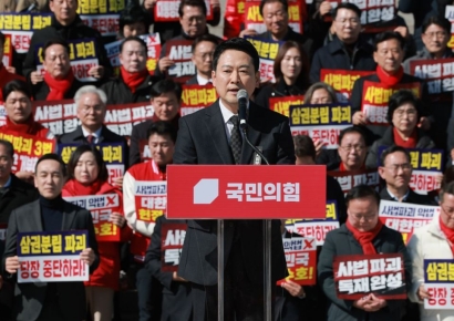 장외 투쟁 나선 장동혁 "李 대통령, '사법 3법' 거부권 행사하라"