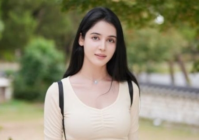 '미스 이란' 출신의 직격 "자국 폭격, 왜 기뻐하냐면요…"