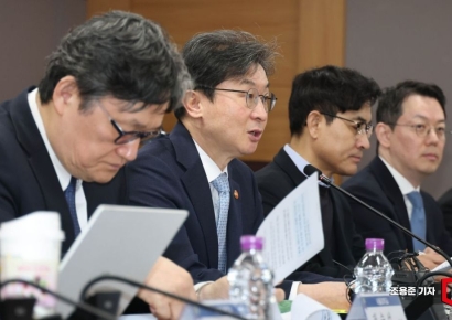 [포토] 금융위원장, 민·관 합동 토큰증권 협의체 킥오프 주재