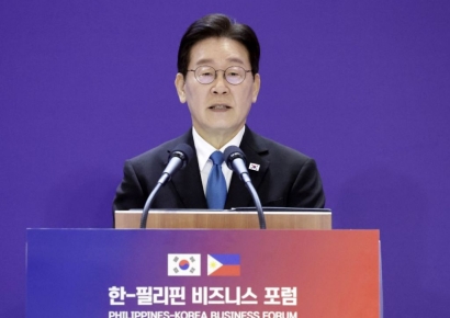 李대통령, 싱가포르·필리핀 순방 마치고 귀국…'경제 지평' 확장 (종합)