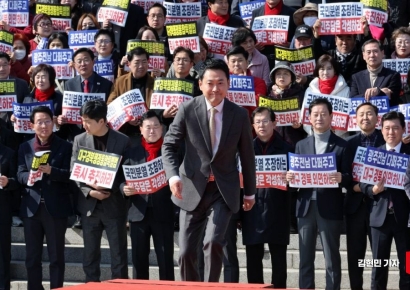 [포토] 대구경북 통합법 결의대회 참가하는 장동혁