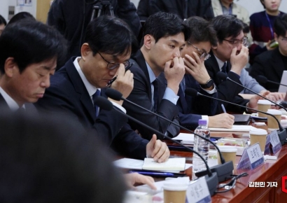 [포토] 중동 현안 관련 심각한 표정 짓는 재계 관계자들