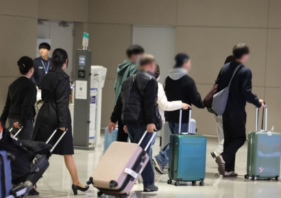 이란 등 중동 체류 한국인들 인천공항 통해 무사 귀국