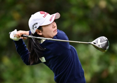 황유민, 6언더파 몰아치기…'공동 선두 출발'