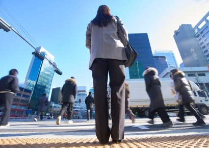 삼일PwC "한국 여성 고용환경 OECD 최하위권"