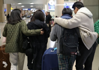 하마터면 탈출 못할 뻔…두바이 공항서 영상 찍던 한국인 체포 "사과 후 귀국"