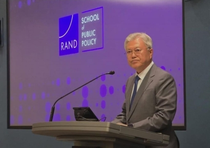 文 "트럼프 방중, 한반도 평화 모멘텀 될 수…'통 큰 결단' 기대"